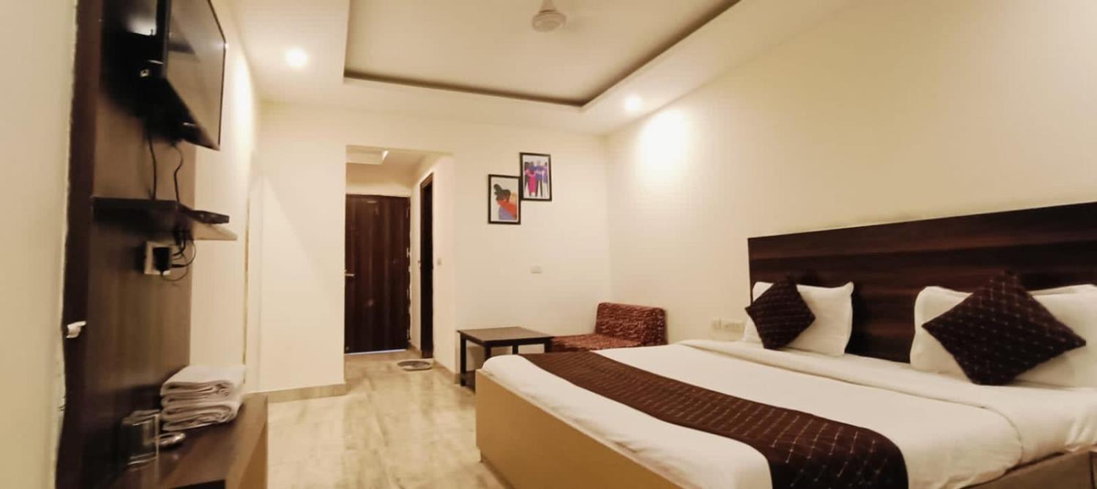Hotel Embassy International 4*