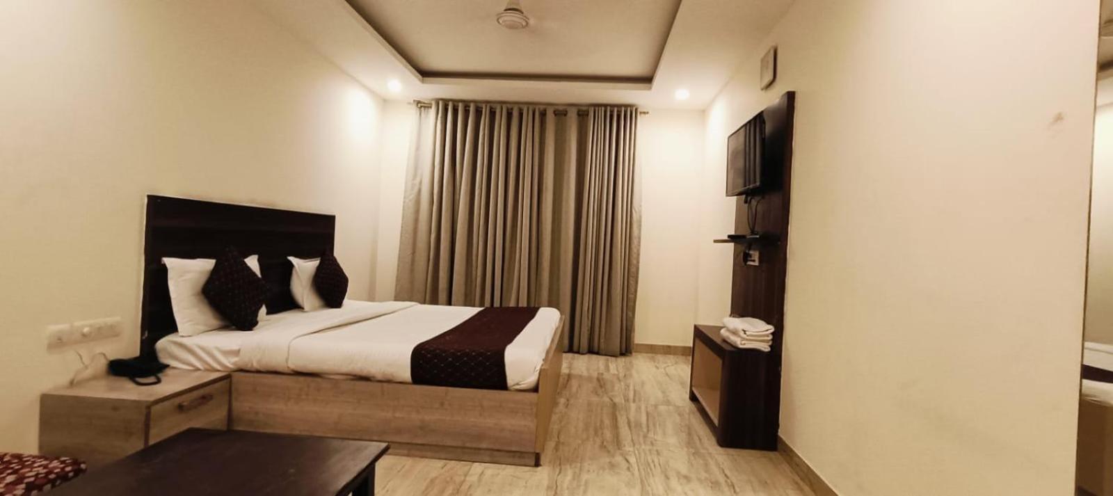 Embassy International 4*